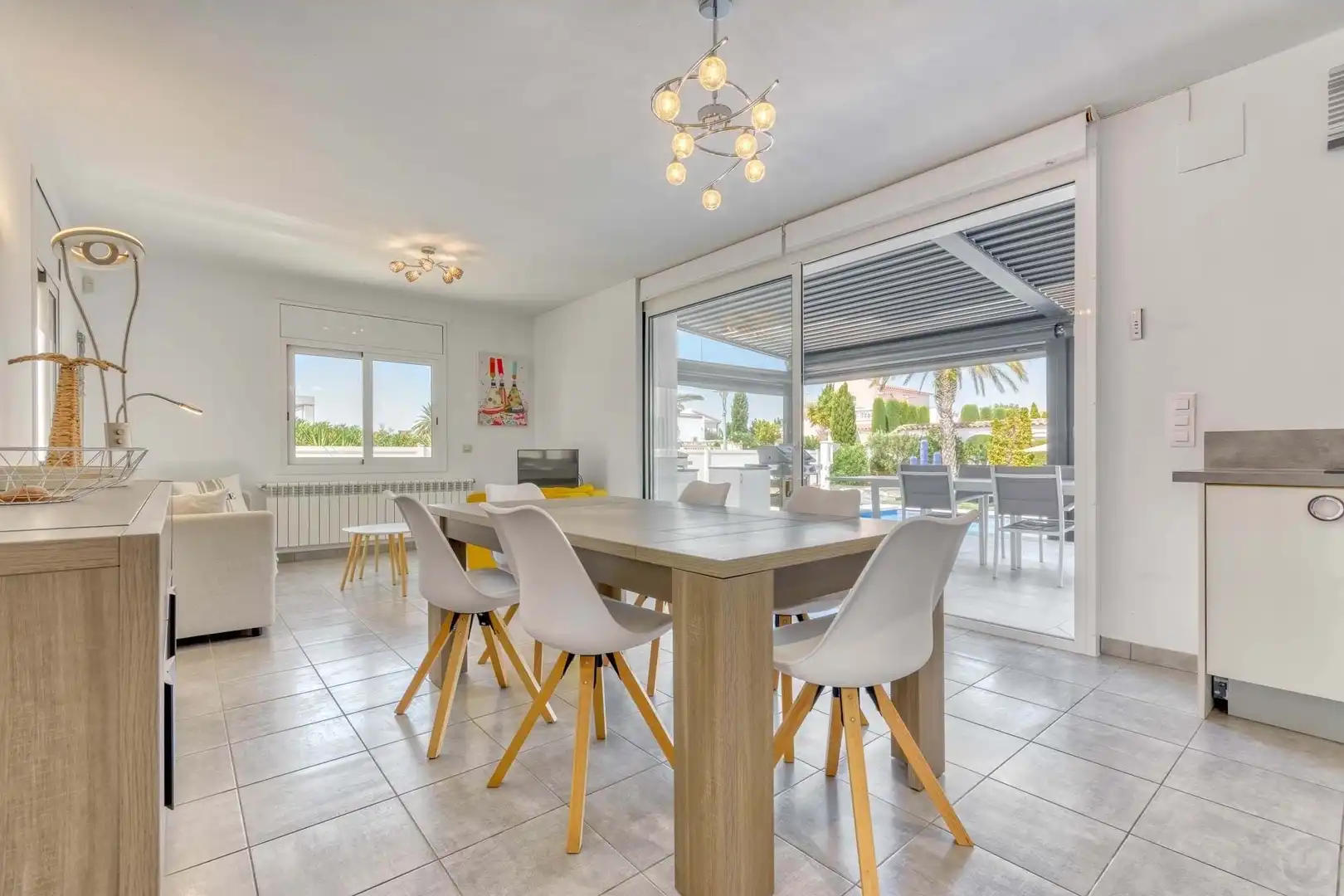 Comedor de Casa o chalet en venta en Empuriabrava con Aire acondicionado, Calefacción y Jardín privado
