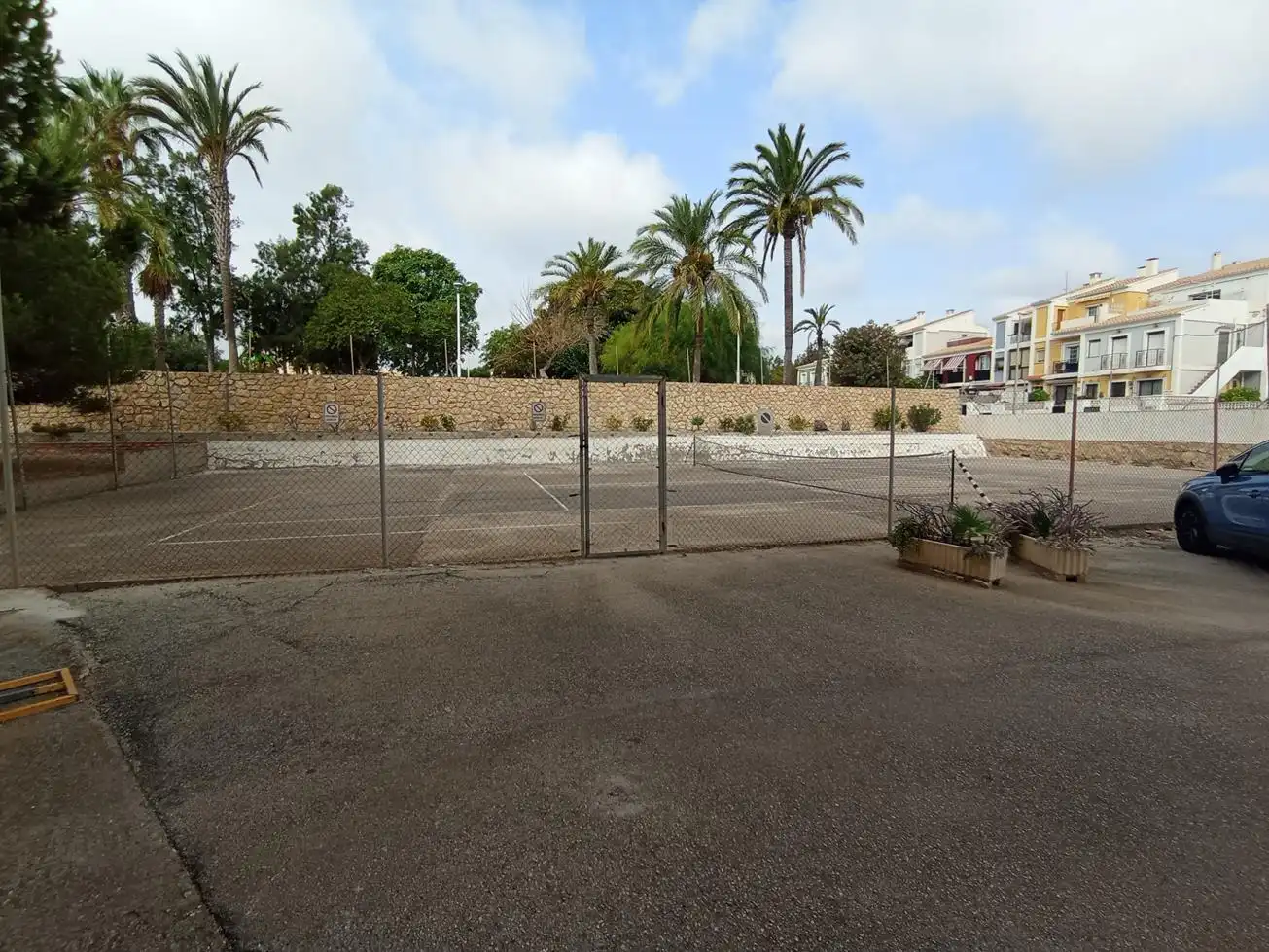 Aparcament de Dúplex en venda en Villajoyosa / La Vila Joiosa amb Balcó, Alarma i Piscina comunitària