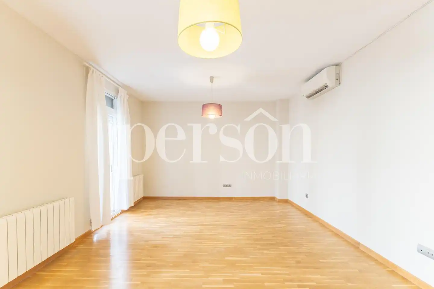 Flat with terrace to rent in Extramurs, imagen 4