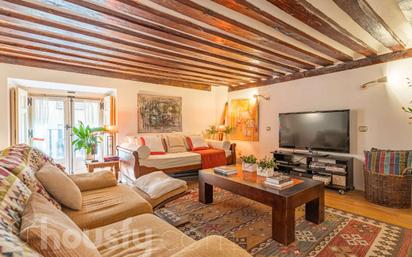 Living room of Flat for sale in  Madrid Capital  with Air Conditioner and Balcony