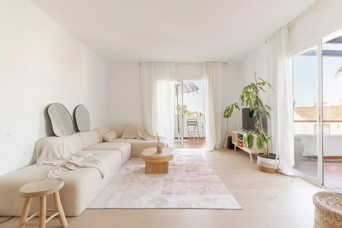 Sala d'estar de Àtic en venda en Estepona amb Aire condicionat, Traster i Moblat