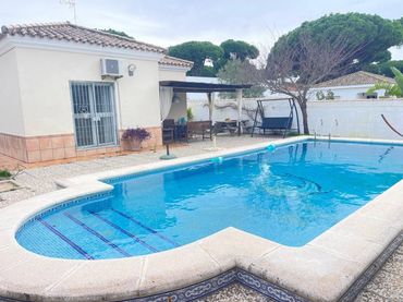 Xalet amb piscina en venda a Los Gallos