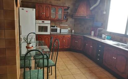 Kitchen of Flat to share in Las Palmas de Gran Canaria  with Air Conditioner and Terrace