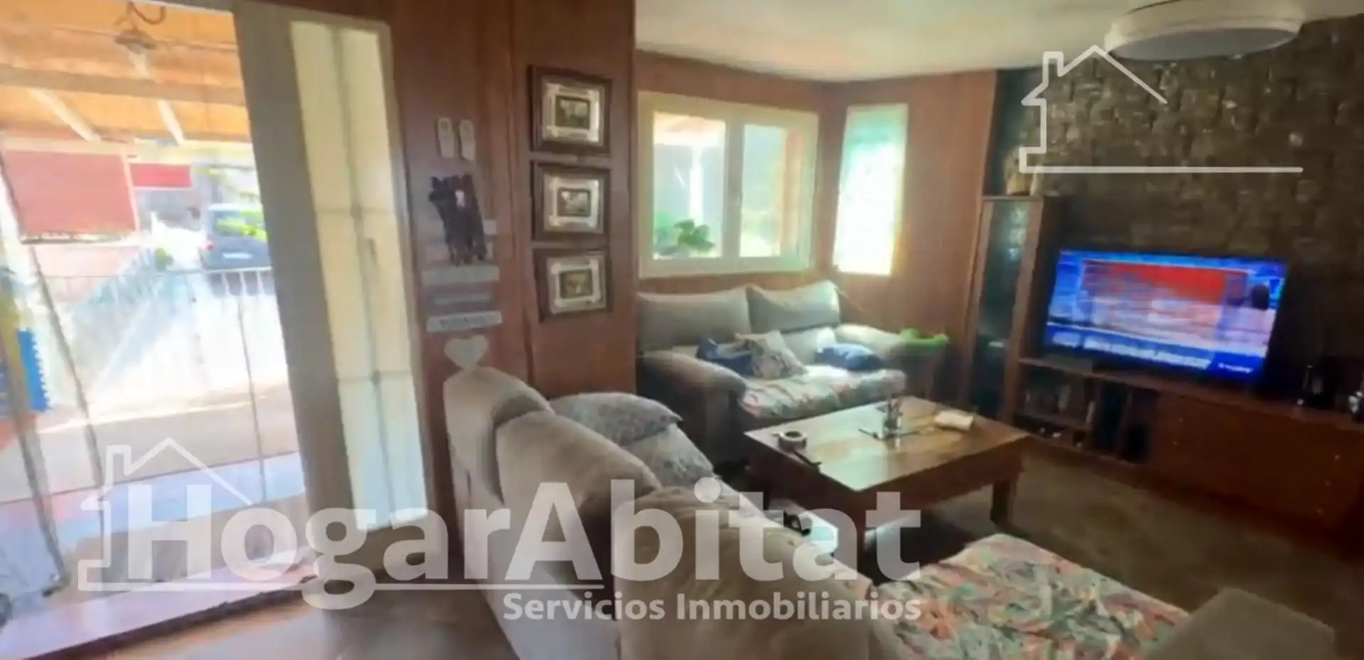 Sala de estar de Casa o chalet en venta en Chiva con Aire acondicionado, Calefacción y Jardín privado