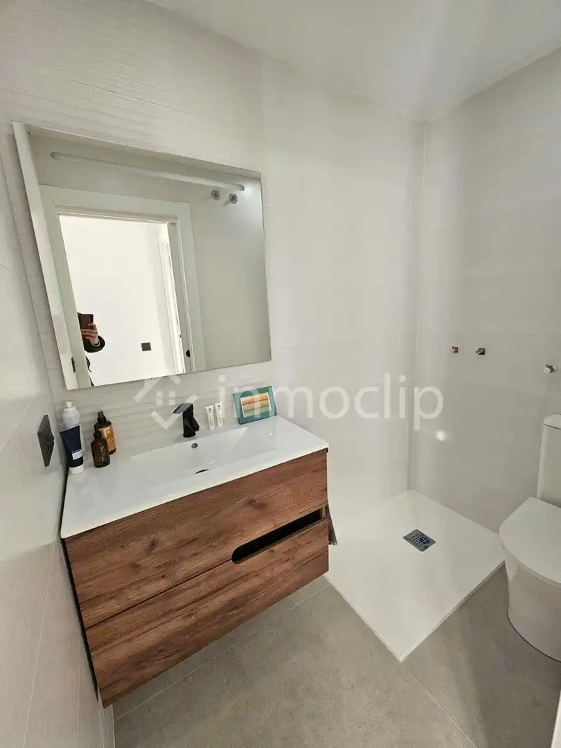 Baño de Ático en venta en Salamanca con Calefacción y Terraza