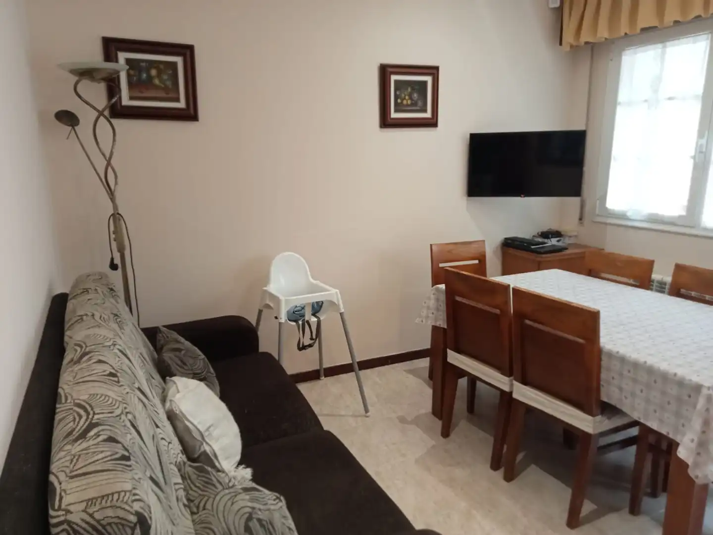 Sala de estar de Casa o chalet en venta en Santiago de Compostela  con Calefacción, Jardín privado y Terraza
