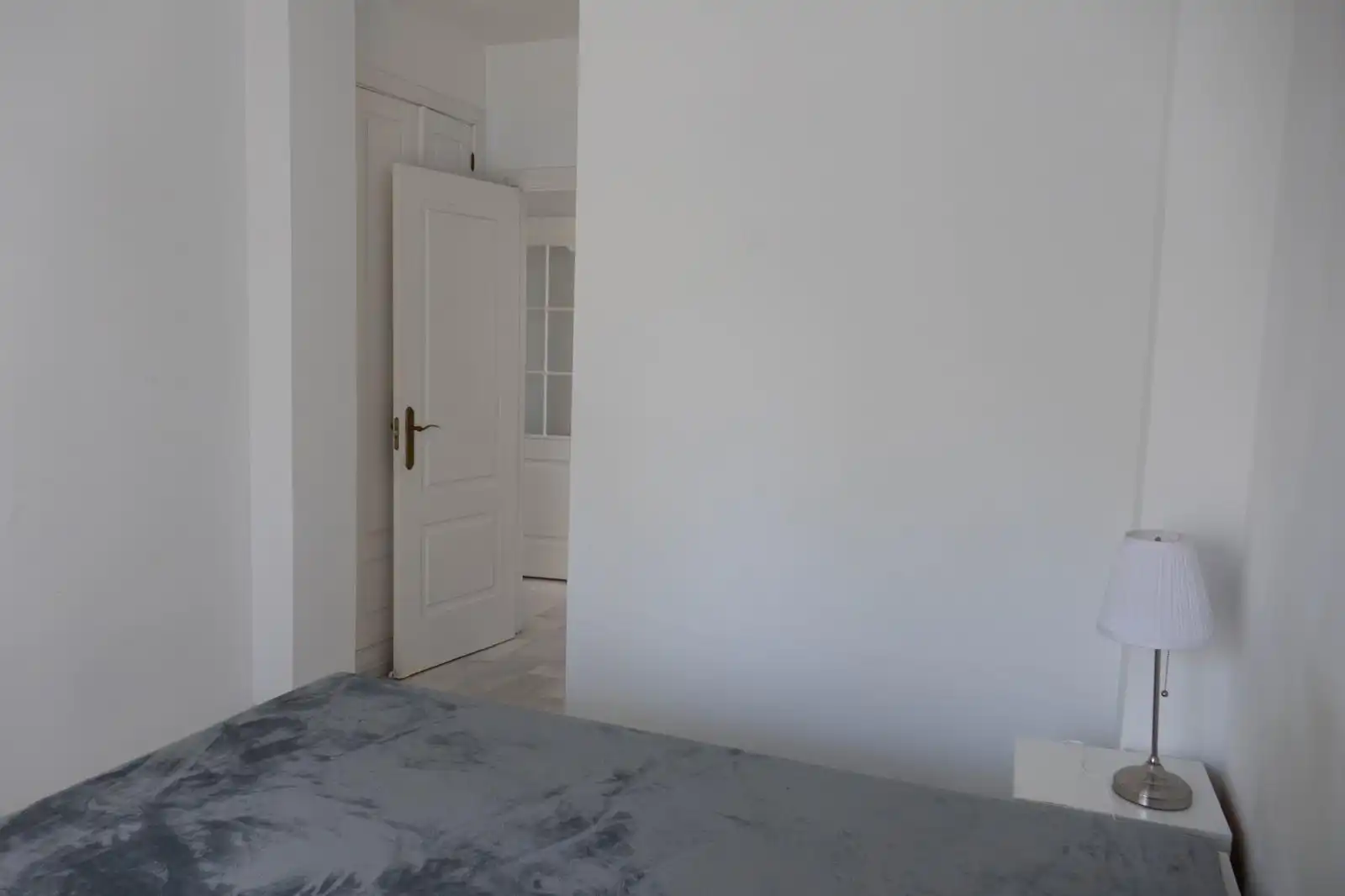 Dormitori de Apartament en venda en Estepona amb Jardí privat, Terrassa i Piscina comunitària