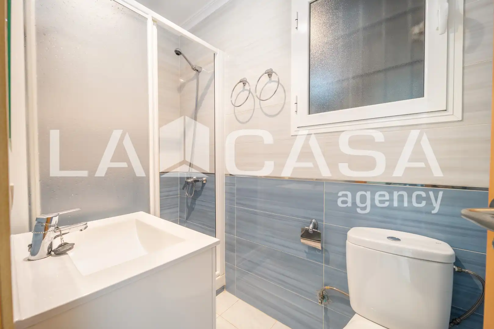 Bathroom of Flat for sale in  Sevilla Capital  with Air Conditioner