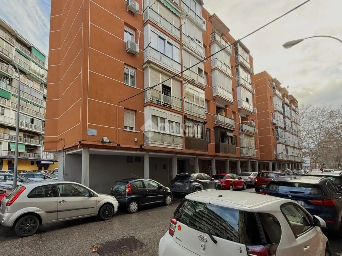 Exterior view of Flat for sale in Alcalá de Henares  with Air Conditioner and Terrace