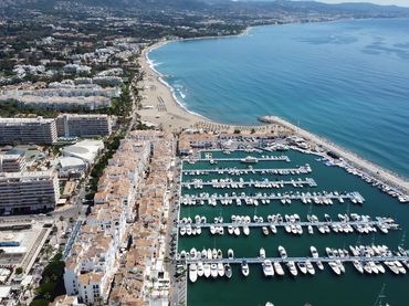Piso con balcón en venta en Puerto deportivo 554
