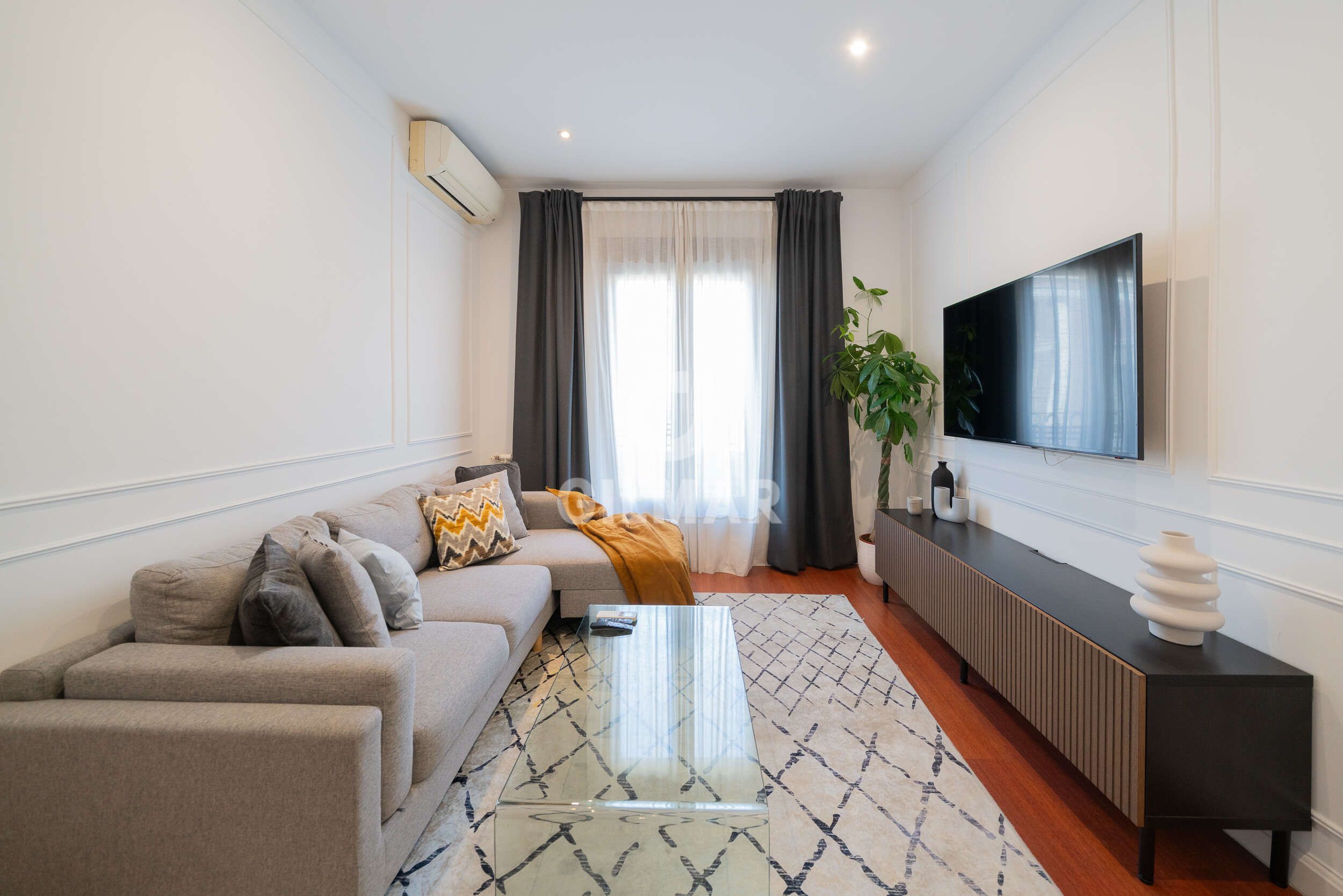 Living room of Flat for sale in  Madrid Capital  with Heating