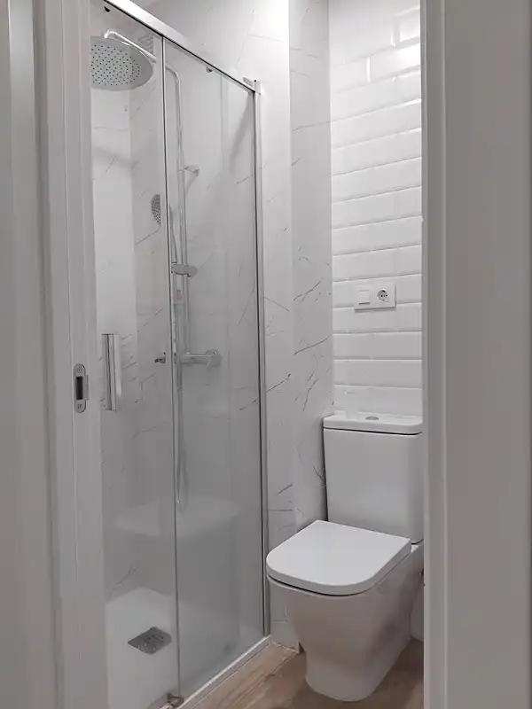 Baño de Piso en venta en A Coruña Capital  con Calefacción, Terraza y Amueblado