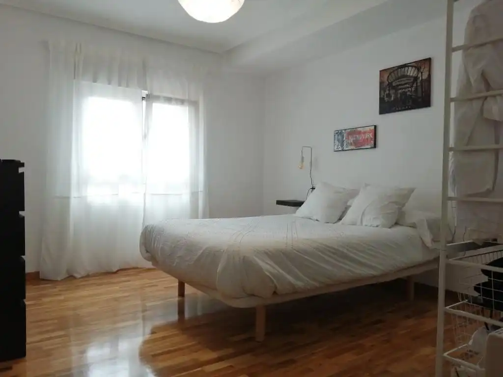 Bedroom of Flat for rent in Gijón   with Heating and Furnished