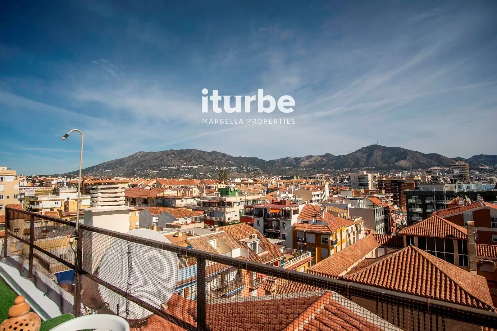 Außenansicht von Dachboden zur Miete in Fuengirola mit Klimaanlage, Terrasse und Möbliert