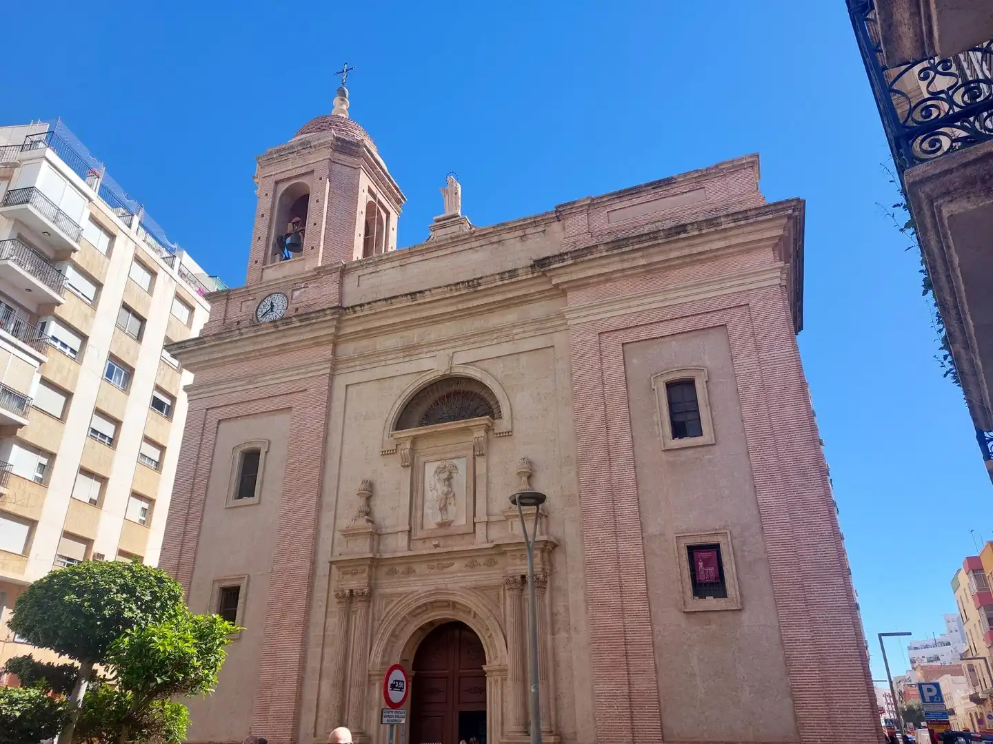 Business premises for sale in Calle de González Garbín