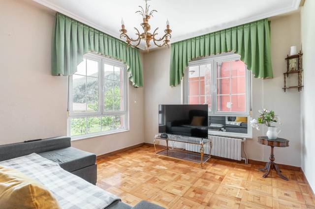 Casa-chalet en Venta en  PELUGANO-JUEGO BOLA, 122 en Aller