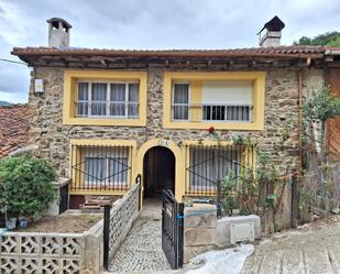 Vista exterior de Casa o xalet en venda en Vega de Liébana amb Terrassa i Balcó
