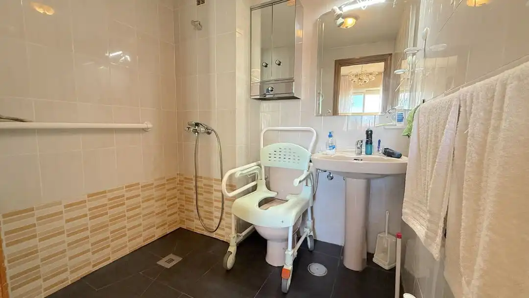 Baño de Piso en venta en San Fernando de Henares con Calefacción y Trastero