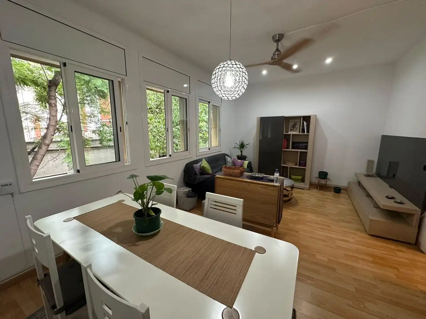 Sala d'estar de Apartament en venda en Barcelona amb Parquet, Traster i Moblat