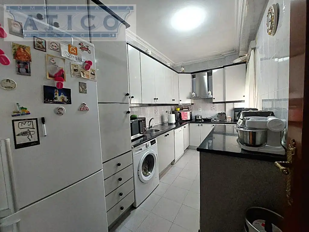 Kitchen of Flat for sale in Sevilla  with Air Conditioner