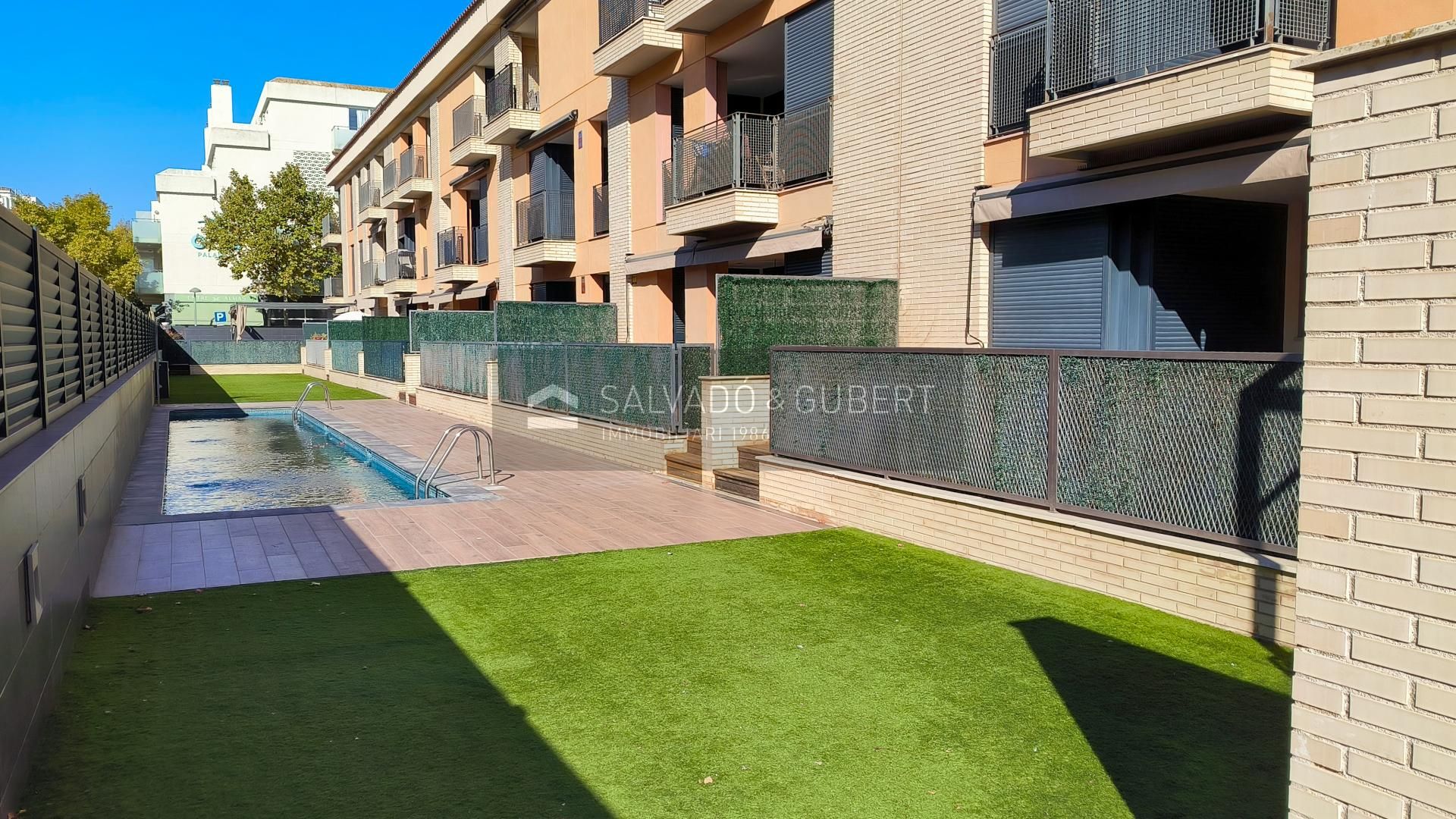 Vista exterior de Apartament en venda en Palamós amb Calefacció