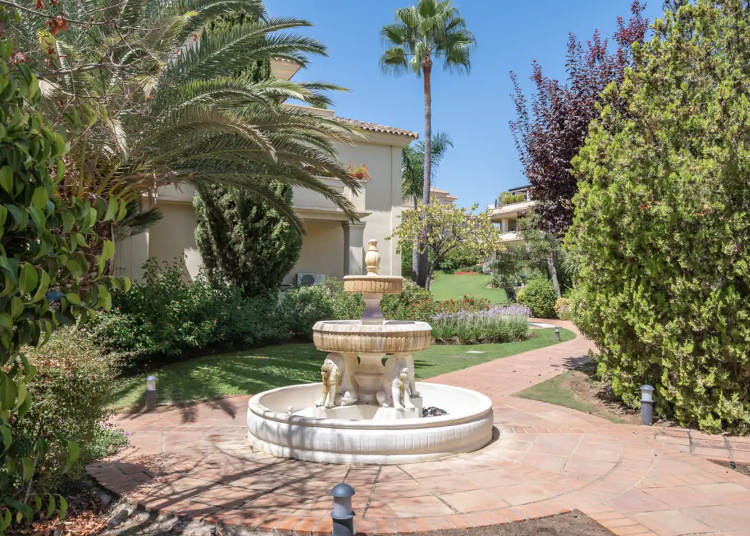 Jardín de Ático en venta en Marbella con Aire acondicionado, Terraza y Amueblado