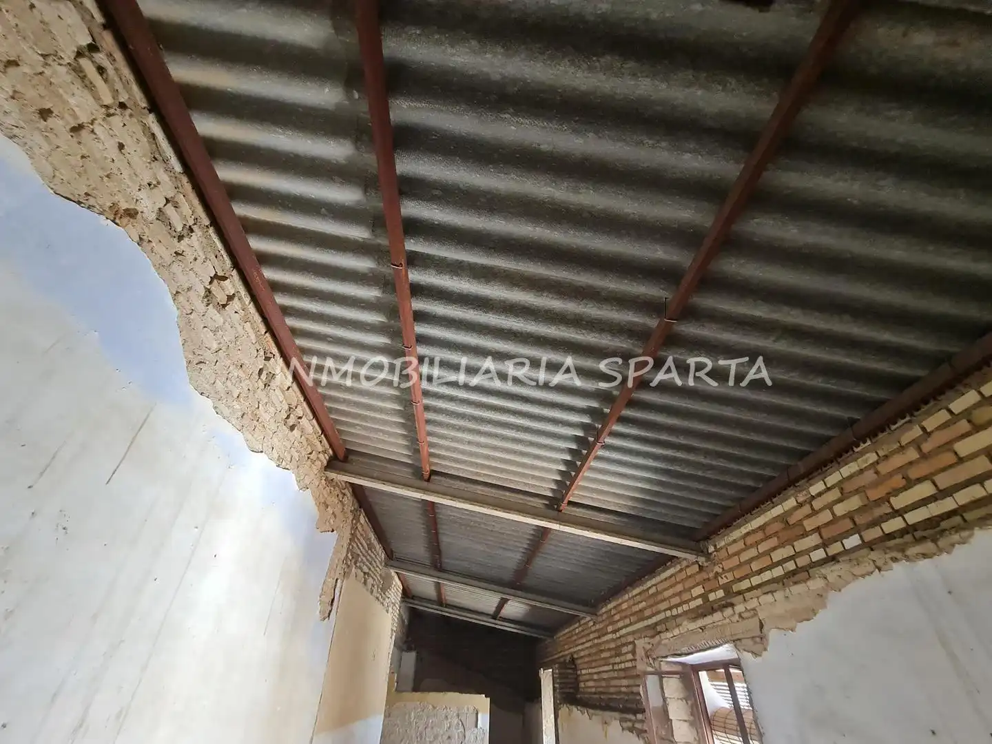 Casa adosada en venda en Sanlúcar la Mayor amb Jardí privat i Balcó