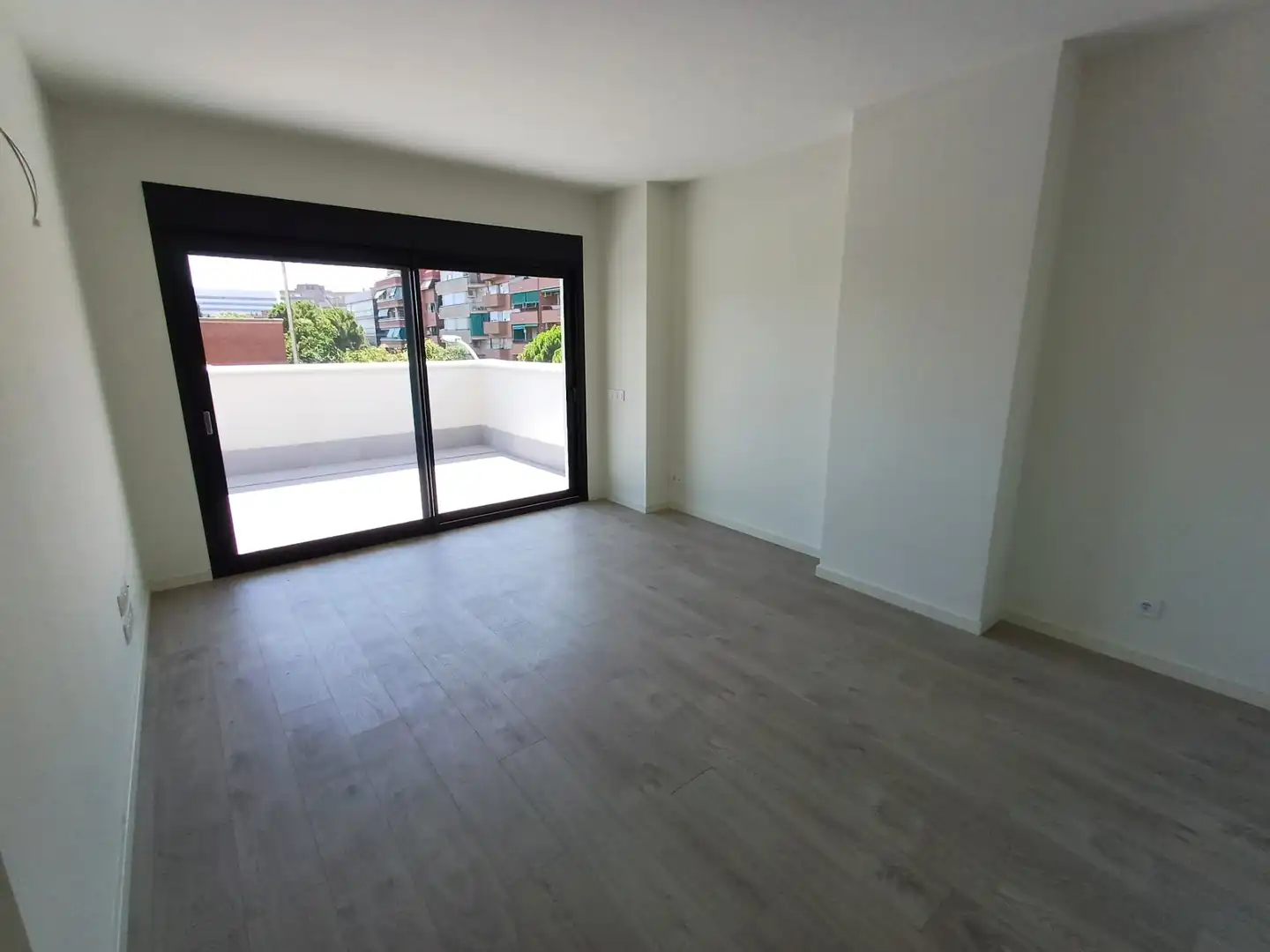 Bedroom of Flat for rent in Esplugues de Llobregat  with Air Conditioner, Heating and Parquet flooring