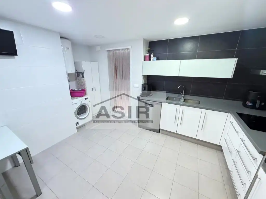 Cuina de Pis en venda en Alzira amb Aire condicionat i Terrassa