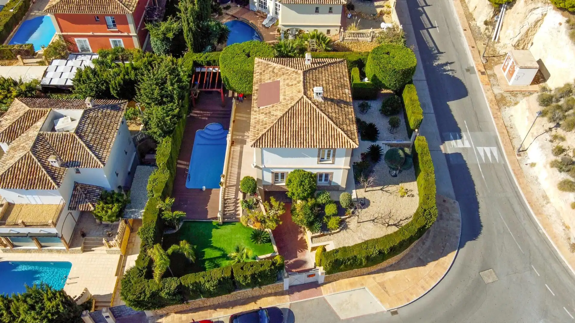 Außenansicht von Haus oder Chalet zum Verkauf in Finestrat mit Klimaanlage, Heizung und Privatgarten