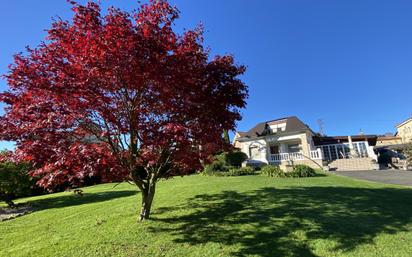 Außenansicht von Haus oder Chalet zum verkauf in Hazas de Cesto mit Heizung, Terrasse und Möbliert