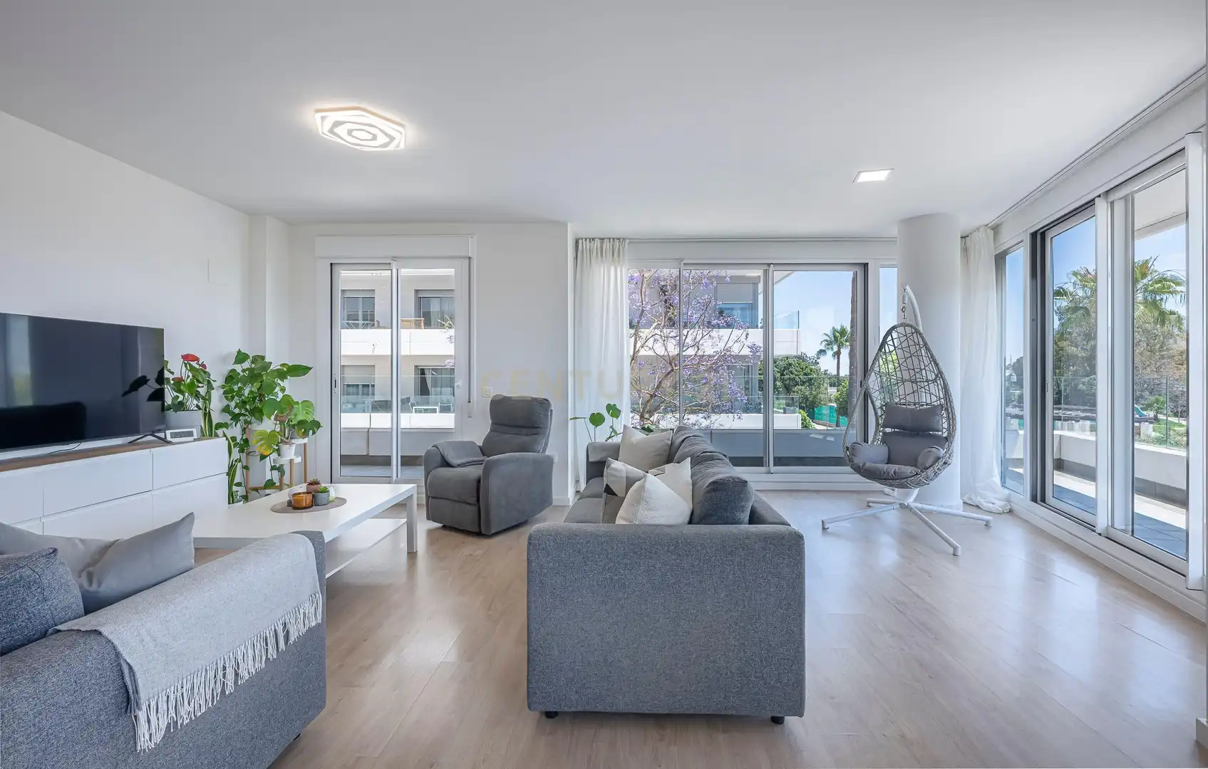 Sala d'estar de Apartament en venda en Marbella amb Aire condicionat, Traster i Forn