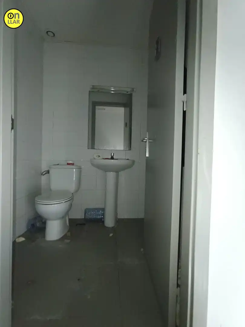 Badezimmer von Geschaftsraum zum Verkauf in Granollers