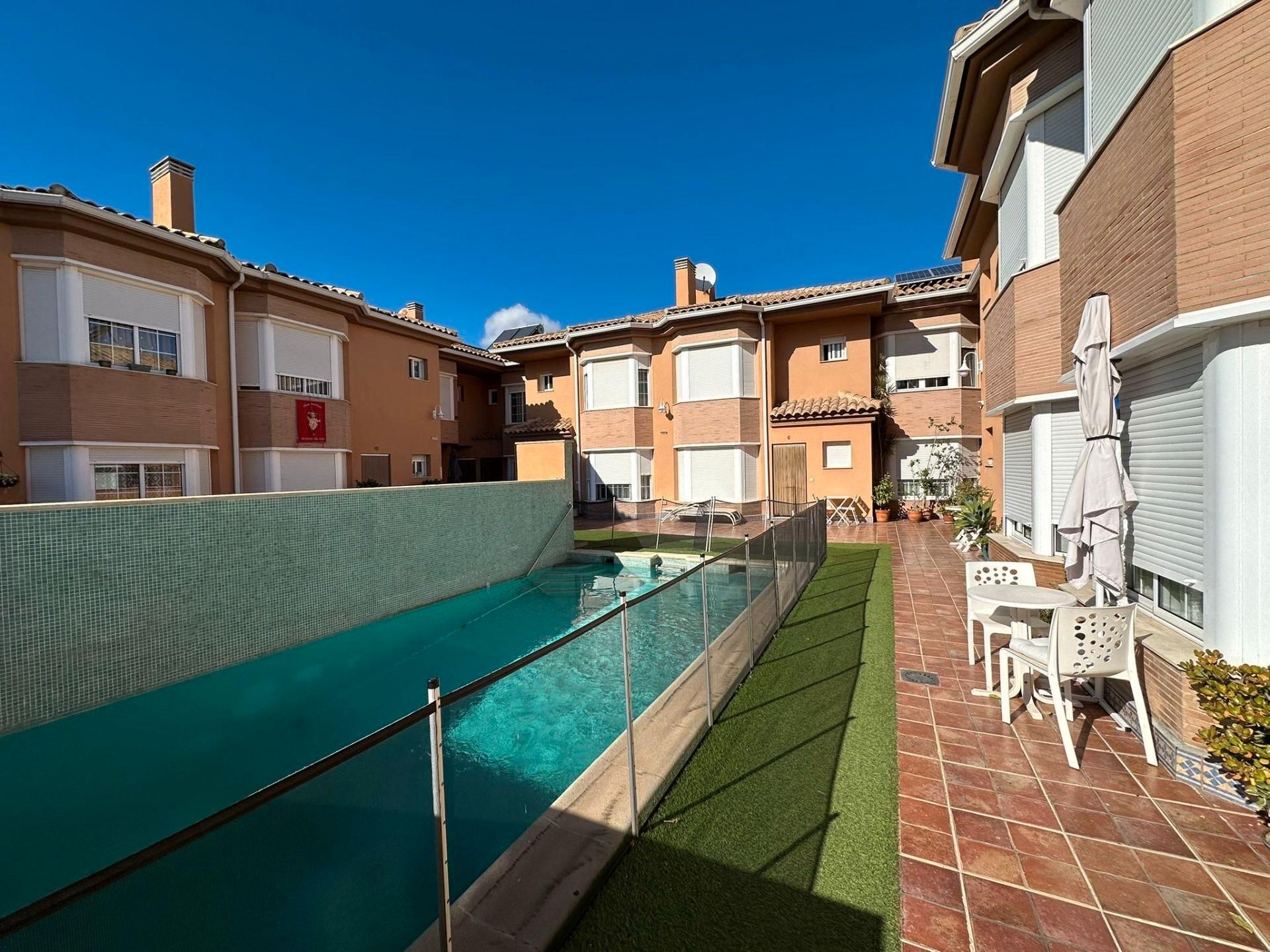 Swimming pool of Single-family semi-detached for sale in Mijas  with Air Conditioner, Heating and Private garden