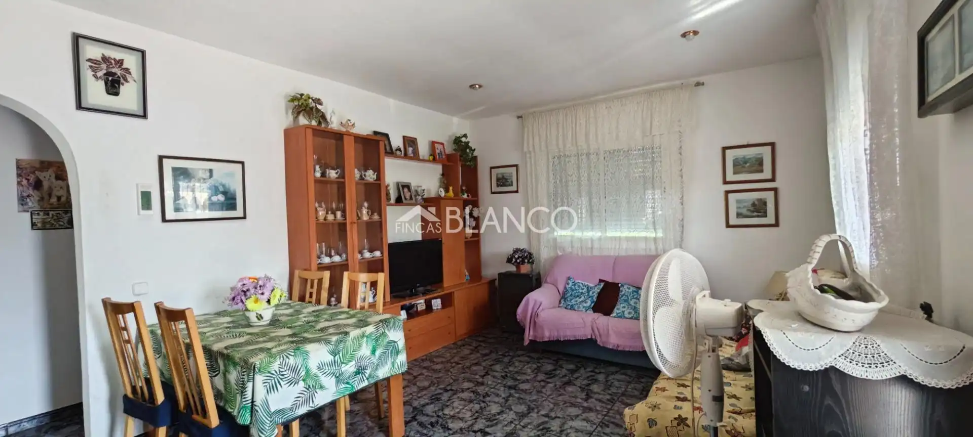Sala d'estar de Casa o xalet en venda en Piera amb Jardí privat, Moblat i Alarma