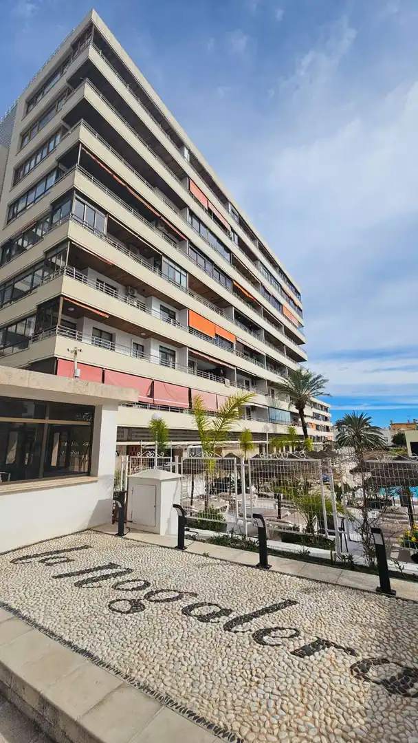 Vista exterior de Apartamento en venta en Torremolinos con Aire acondicionado, Calefacción y Piscina