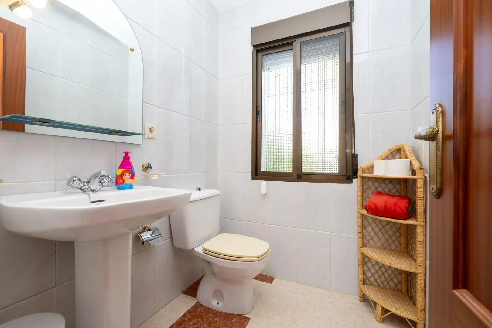 Chalet con piscina en venta en Calle Lindaraja, imagen 17