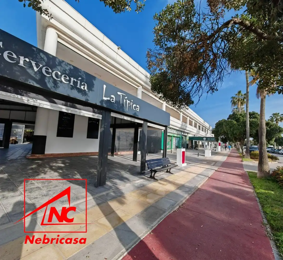 Vista exterior de Local en venta en Rota con Aire acondicionado y Amueblado