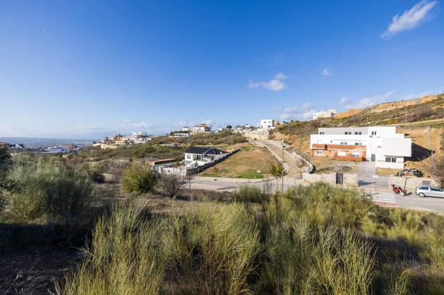 Terreno residencial en Venta en  Urb. Suelo Urb. P3 13 Manzana 7 en La Zubia Ciudad