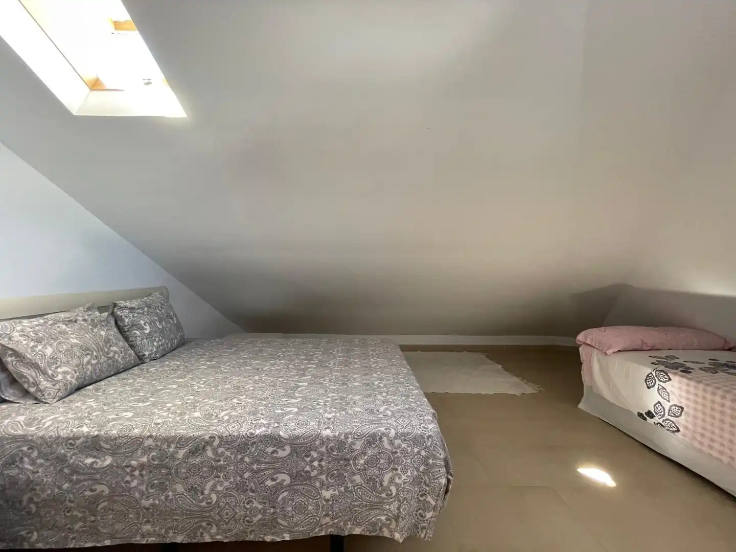 Habitación de Apartamento de alquiler en El Rompido con Aire acondicionado, Calefacción y Amueblado