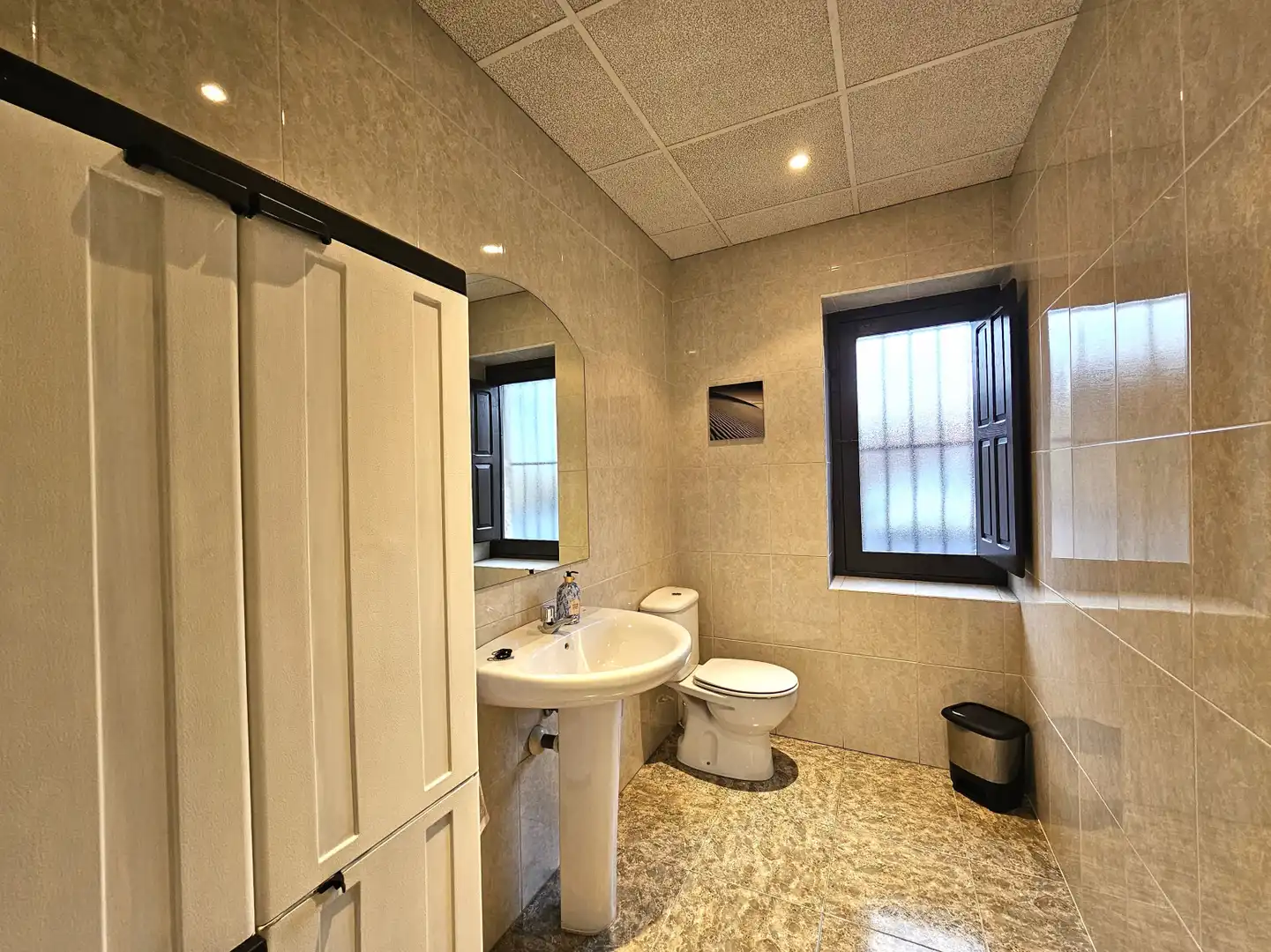 Bathroom of Office for rent in Siero