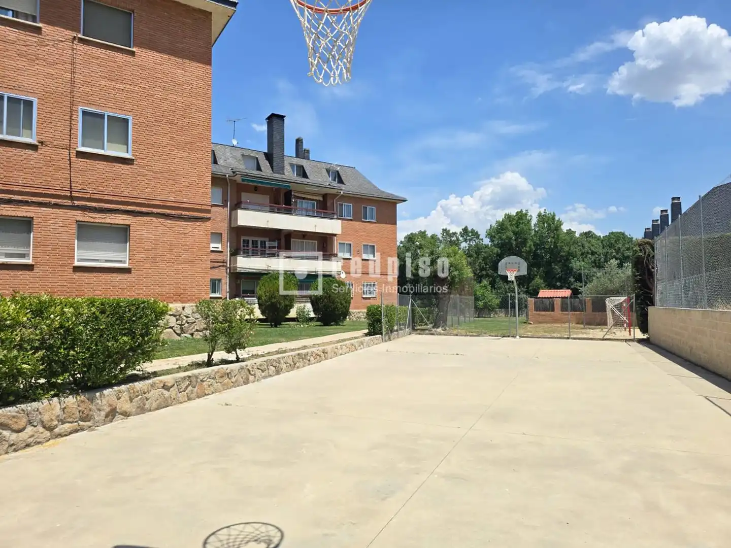 Parking de Ático en venta en Guadarrama con Calefacción, Jardín privado y Parquet