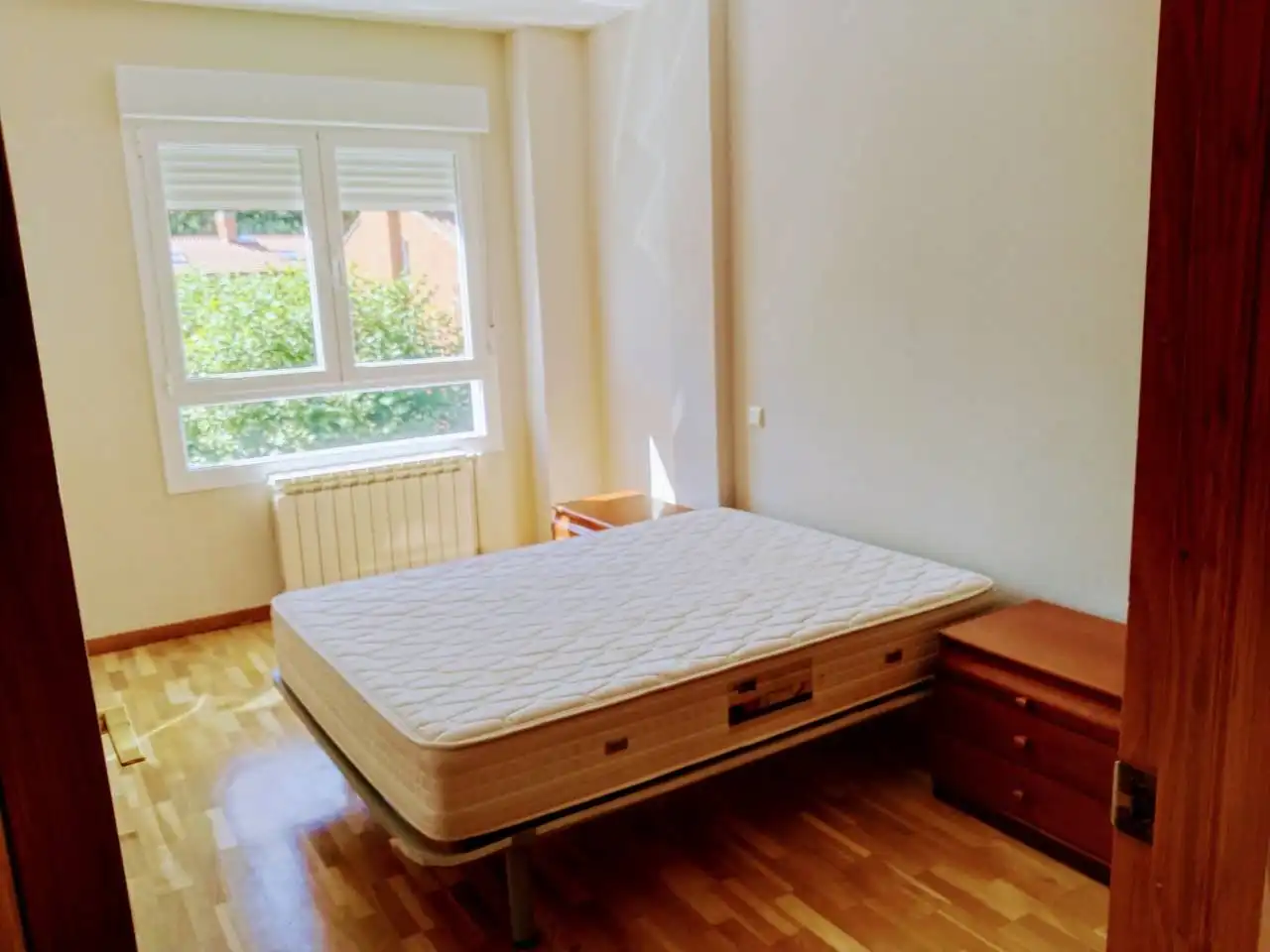 Habitación de Dúplex de alquiler en Burgos con Calefacción, Parquet y Amueblado