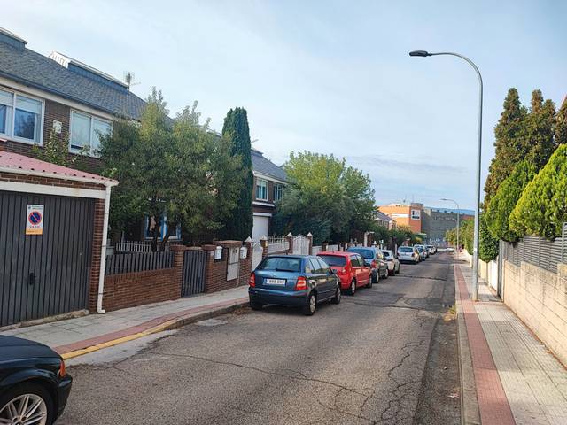 Casa adosada en Venta en Calle Lago Sanabria, 15 en Los Lagos