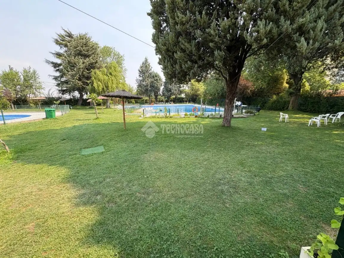 Piscina de Piso en venta en Humanes de Madrid con Calefacción, Terraza y Piscina comunitaria