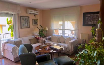Living room of Flat for sale in Terrassa  with Air Conditioner, Heating and Parquet flooring