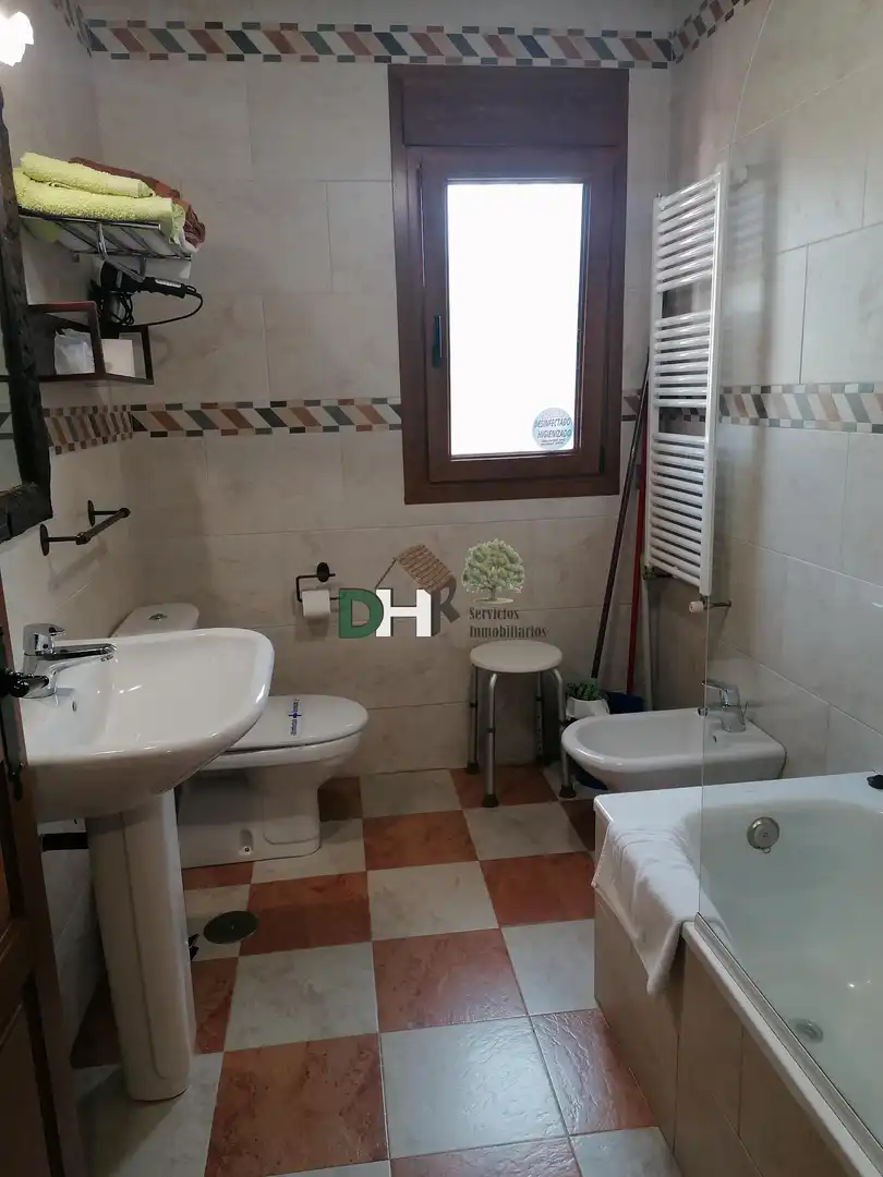 Baño de Casa o chalet en venta en Torrejón el Rubio con Aire acondicionado, Calefacción y Terraza