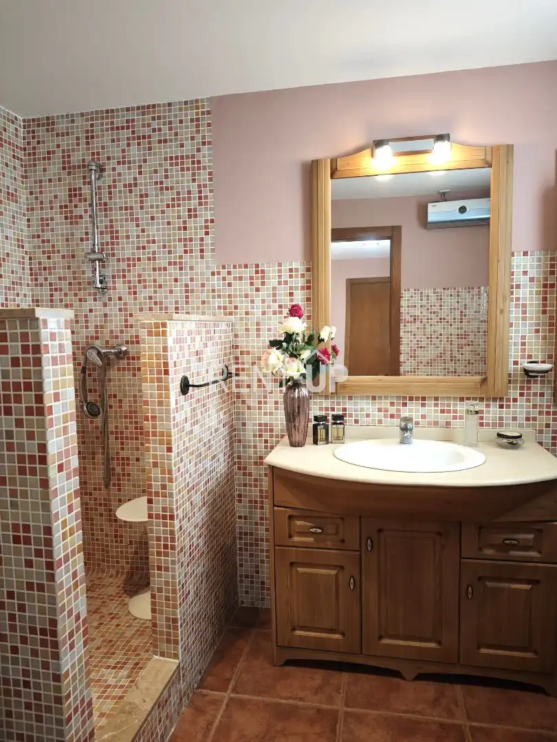 Baño de Casa adosada en venta en Novelé  / Novetlè con Aire acondicionado, Terraza y Trastero