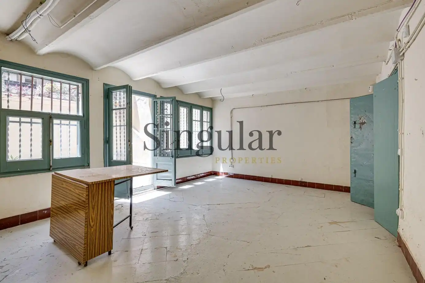 Commercial properties for rent in Carrer de la Creu Coberta, Hostafrancs