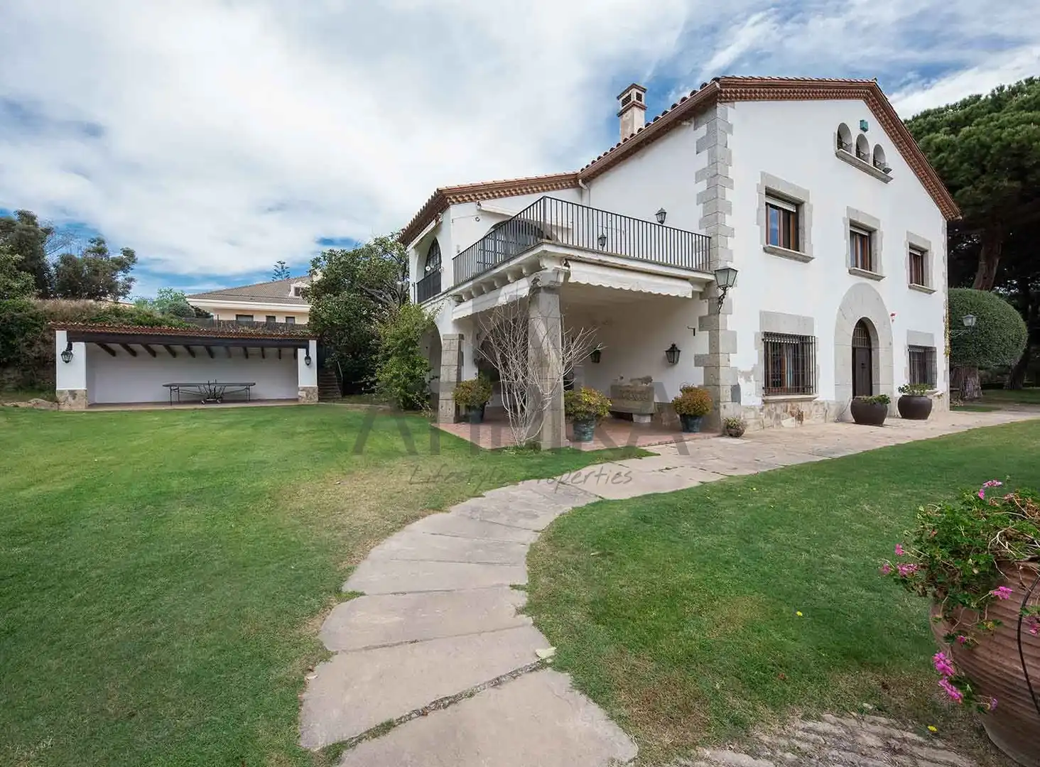 Jardí de Casa o xalet en venda en Sant Andreu de Llavaneres amb Calefacció, Terrassa i Traster